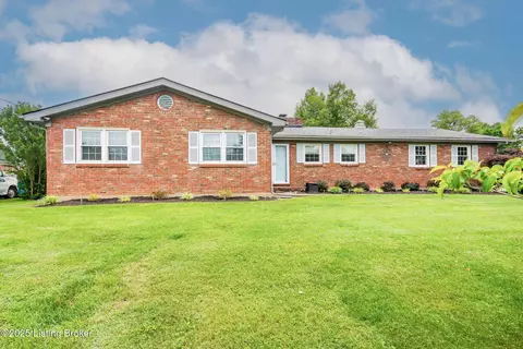 4207 Wenwood Dr, Louisville, KY 40218