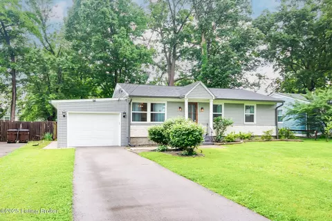 5005 Red Oak Ln, Louisville, KY 40218