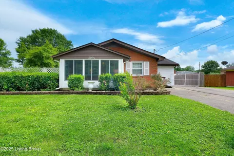 3904 Oakleaf Ln, Louisville, KY 40219