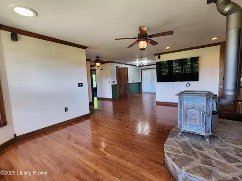 Living - 400 Old Dixie Loop, Upton, KY 42784 photo 5 of 7