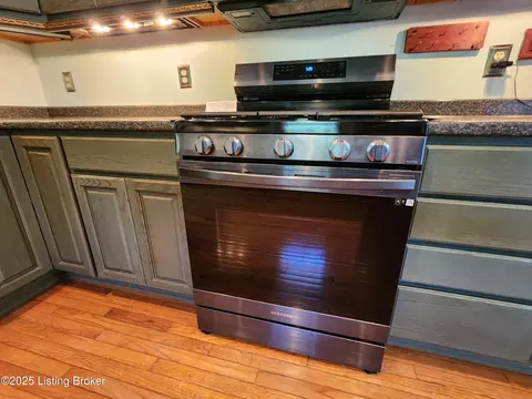 Kitchen - 400 Old Dixie Loop, Upton, KY 42784 photo 3 of 8