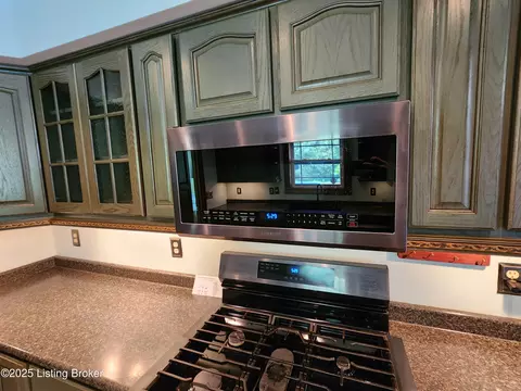 Kitchen - 400 Old Dixie Loop, Upton, KY 42784 photo 4 of 8