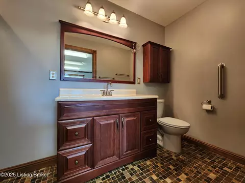 Bath - 400 Old Dixie Loop, Upton, KY 42784 photo 5 of 11