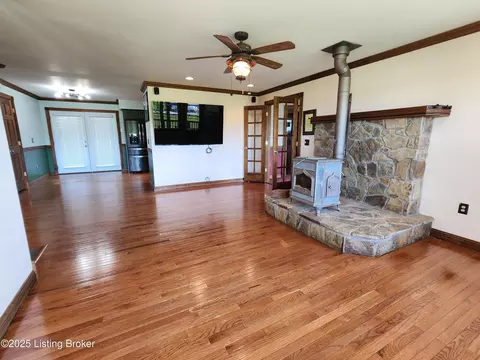 Living - 400 Old Dixie Loop, Upton, KY 42784 photo 4 of 7