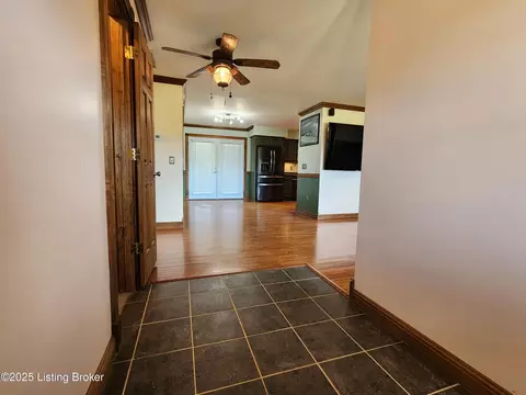 Entry Way - 400 Old Dixie Loop, Upton, KY 42784 photo 2 of 3