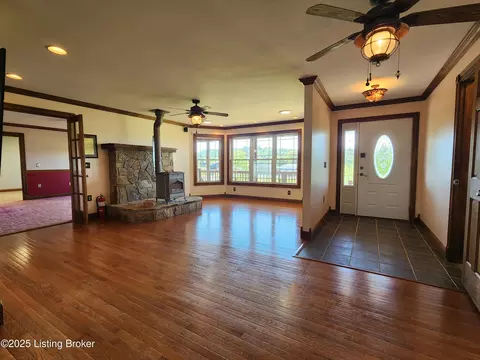 Living - 400 Old Dixie Loop, Upton, KY 42784 photo 3 of 7