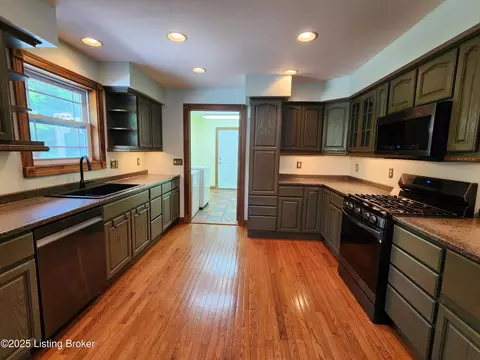 Kitchen - 400 Old Dixie Loop, Upton, KY 42784 photo 6 of 8