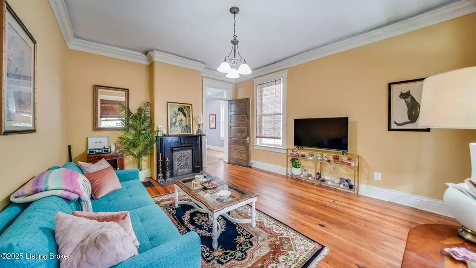Living - 1311 E Breckinridge St, Louisville, KY 40204 photo 2 of 2