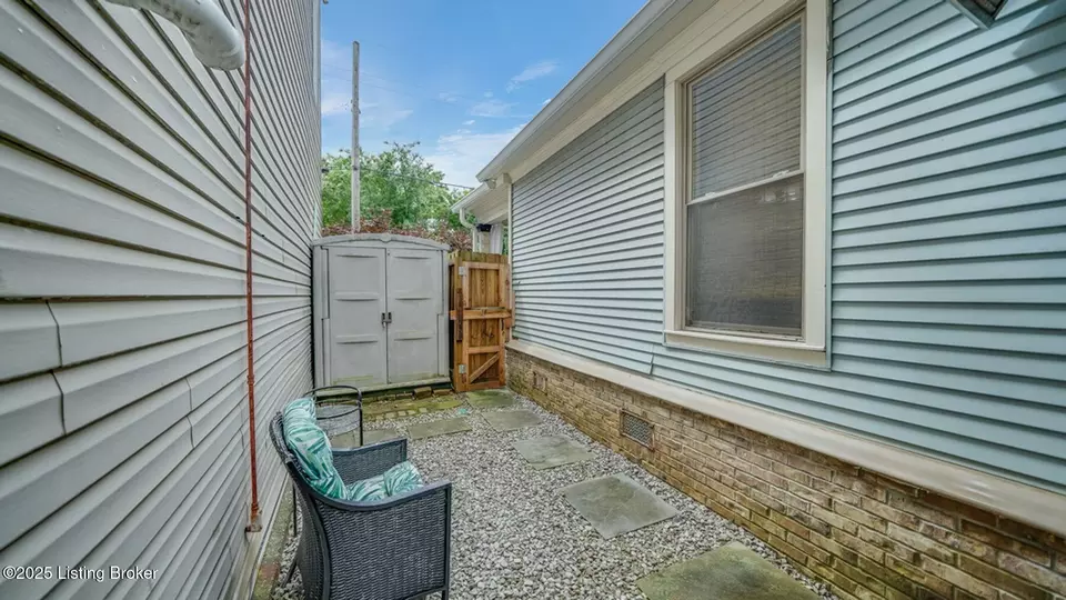 Exterior - 1311 E Breckinridge St, Louisville, KY 40204 photo 7 of 8