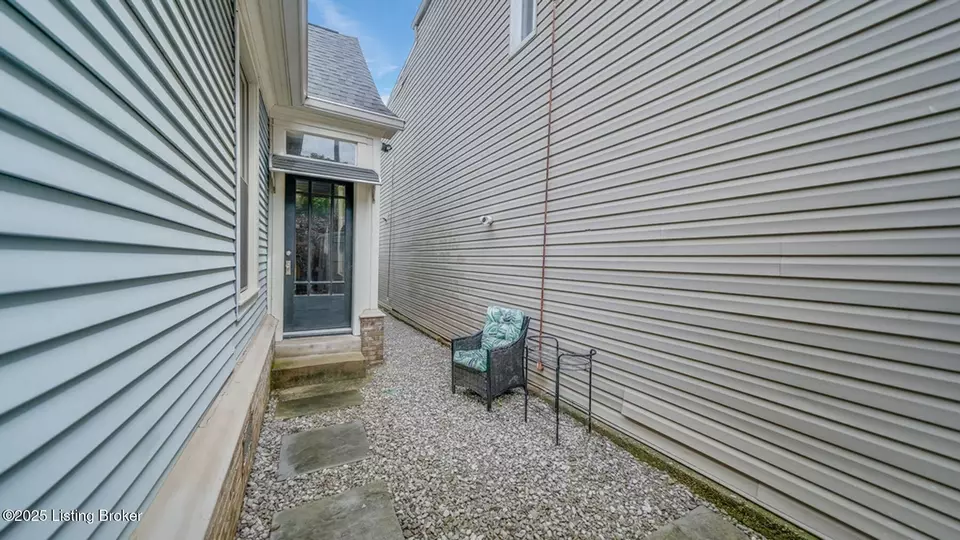 Exterior - 1311 E Breckinridge St, Louisville, KY 40204 photo 8 of 8