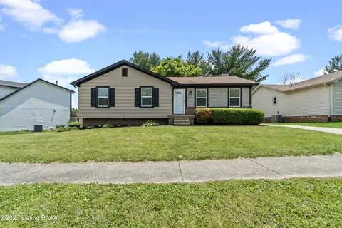 1315 Oak Ridge Ct, Simpsonville, KY 40067
