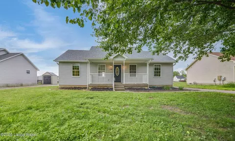 238 Lakes Edge Dr, Shepherdsville, KY 40165
