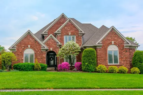 1119 Lake Bluff Cir, Louisville, KY 40245