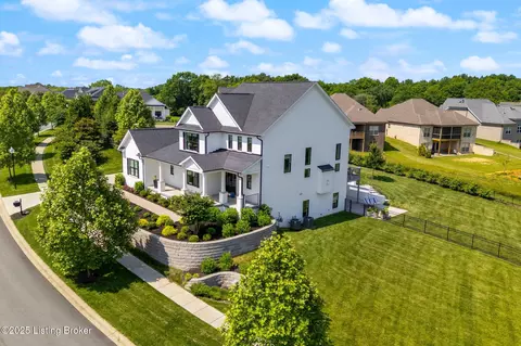 17716 Shakes Creek Dr, Fisherville, KY 40023