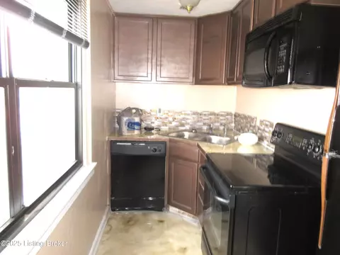 3320 Bardstown Rd #31, Louisville, KY 40218