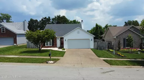 3907 Vantage Pl, Jeffersontown, KY 40299