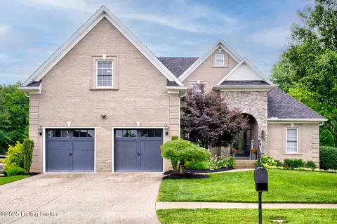 1512 Crosstimbers Dr, Louisville, KY 40245