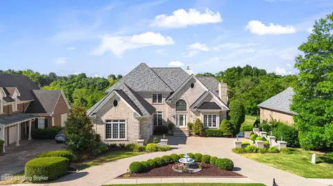 14702 Forest Oaks Dr, Louisville, KY 40245