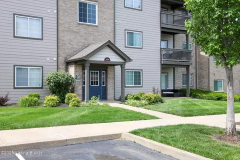 10503 Trotters Pointe Dr #202, Louisville, KY 40241
