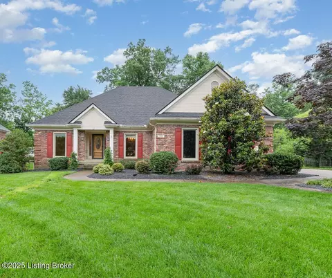 717 Winding Oaks Trl, Louisville, KY 40223