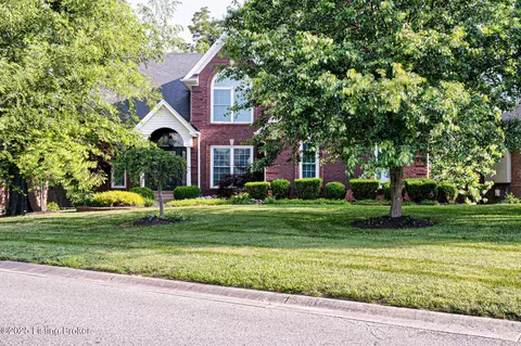 5204 Saratoga View Pl, Louisville, KY 40299