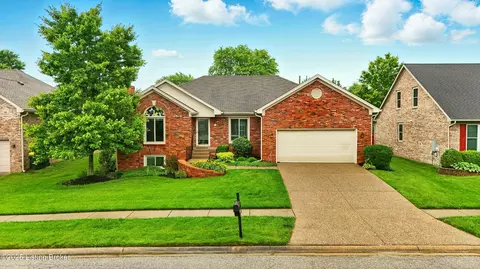 5121 Oaklawn Park Dr, Louisville, KY 40299