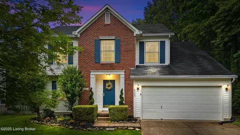 9400 River Trail Dr, Louisville, KY 40229