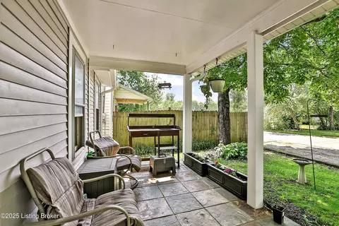 224 E Higgins St, Midway, KY 40347 photo 14