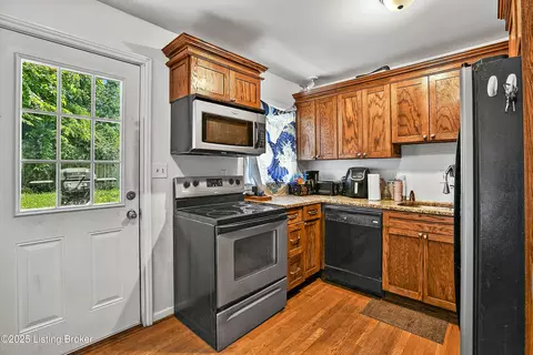224 E Higgins St, Midway, KY 40347 photo 5