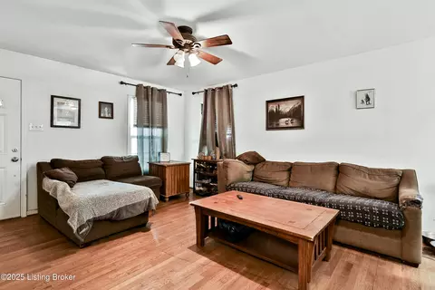 224 E Higgins St, Midway, KY 40347 photo 4
