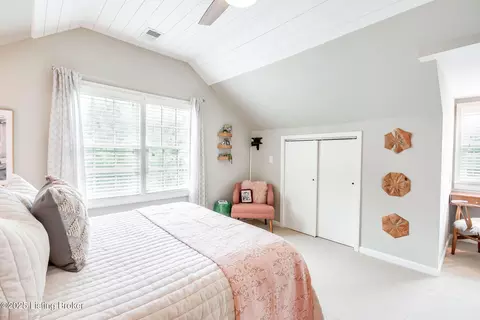Bedroom - 515 Rolling Ln, Louisville, KY 40207 photo 5 of 10