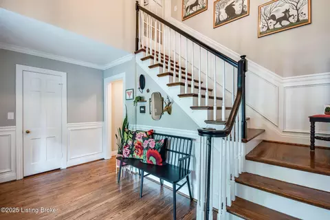 Entry Way - 515 Rolling Ln, Louisville, KY 40207 photo 1 of 6