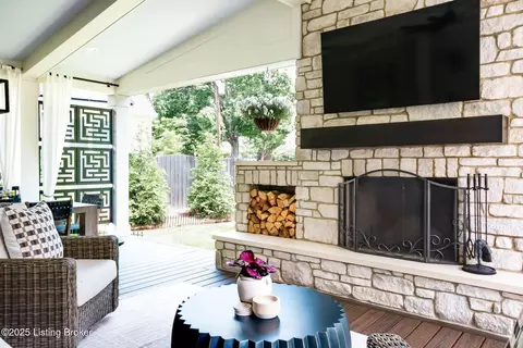 Exterior - 515 Rolling Ln, Louisville, KY 40207 photo 15 of 16