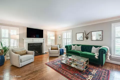 Living - 515 Rolling Ln, Louisville, KY 40207 photo 2 of 5