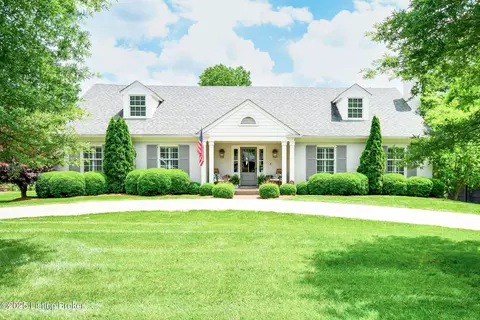515 Rolling Ln, Louisville, KY 40207