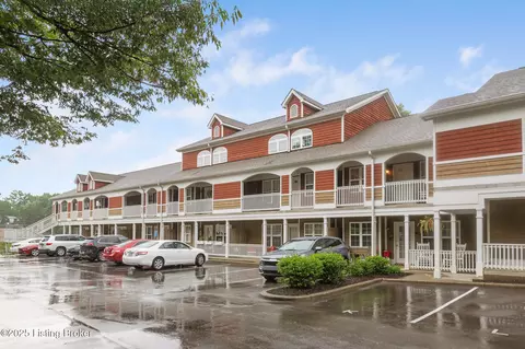 225 Crescent Hill Pl #209, Louisville, KY 40206