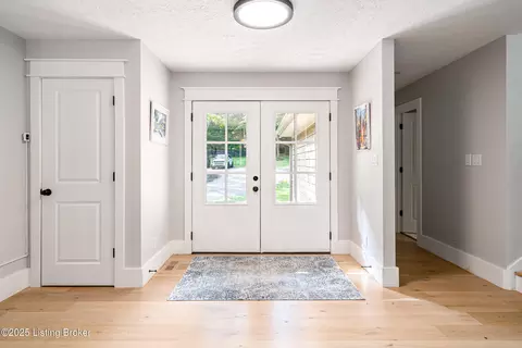 Entry Way - 2918 Spickert Knob Rd, Floyds Knobs, IN 47119 photo 1 of 5