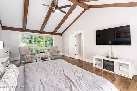 Bedroom - 2918 Spickert Knob Rd, Floyds Knobs, IN 47119 photo 4 of 11