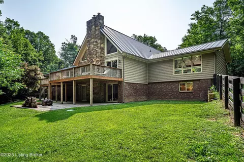 Exterior - 2918 Spickert Knob Rd, Floyds Knobs, IN 47119 photo 11 of 13