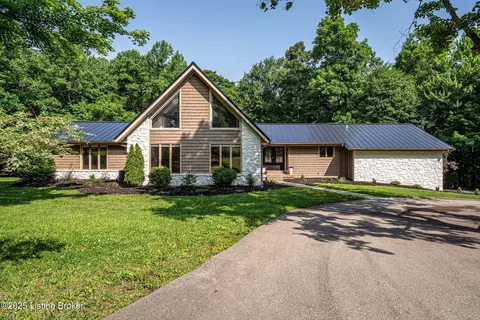 2918 Spickert Knob Rd, Floyds Knobs, IN 47119