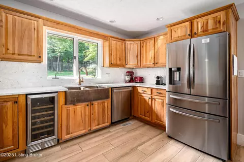 Kitchen - 2918 Spickert Knob Rd, Floyds Knobs, IN 47119 photo 3 of 7