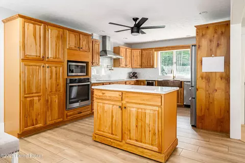 Kitchen - 2918 Spickert Knob Rd, Floyds Knobs, IN 47119 photo 1 of 7