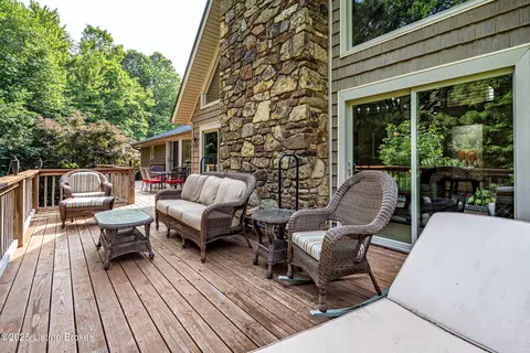 Exterior - 2918 Spickert Knob Rd, Floyds Knobs, IN 47119 photo 7 of 13