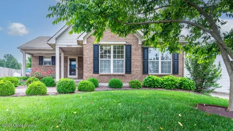 9907 Lancewood Rd, Louisville, KY 40229