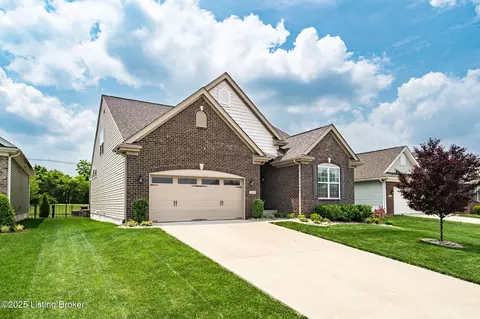 2010 Meadows Edge Ln, Louisville, KY 40245