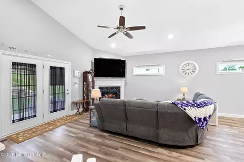 116 Hackberry Ct, Frankfort, KY 40601 photo 20