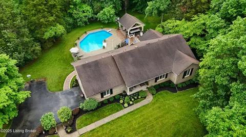 17405 Creek Run Dr, Louisville, KY 40245