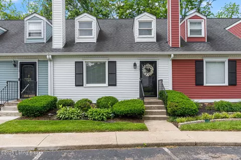 10757 Colonial Woods Ct, Louisville, KY 40023