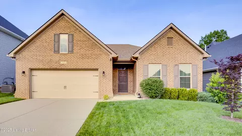 125 Belden Trl, Louisville, KY 40245