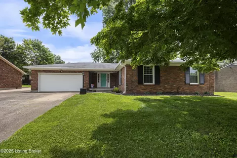 6704 Hollow Tree Rd, Louisville, KY 40228